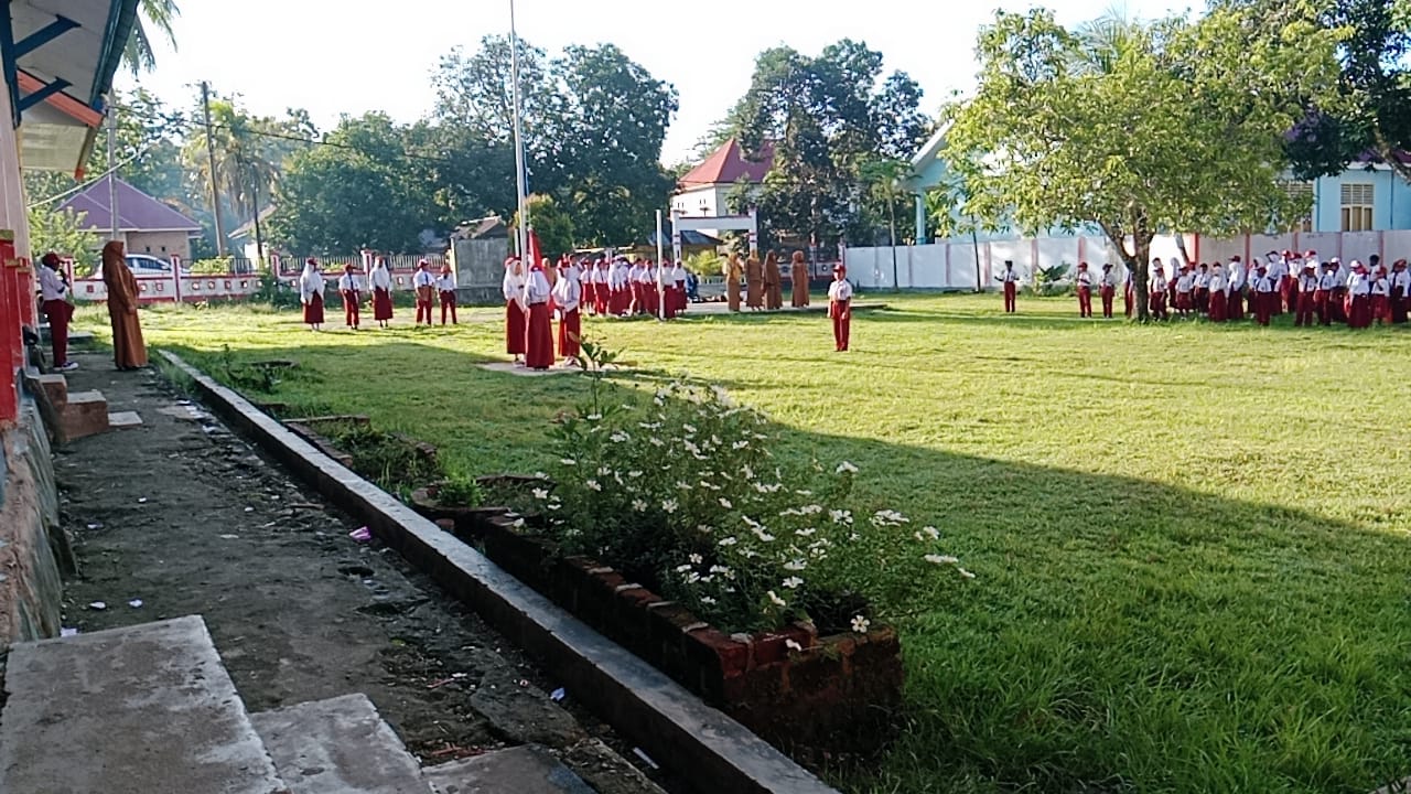kegiatan rutin upacara bendera